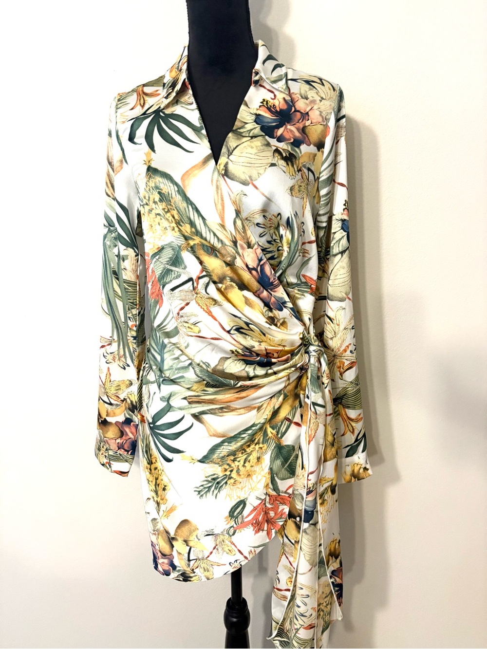 Floral Wrap Tunic Dress in size Medium